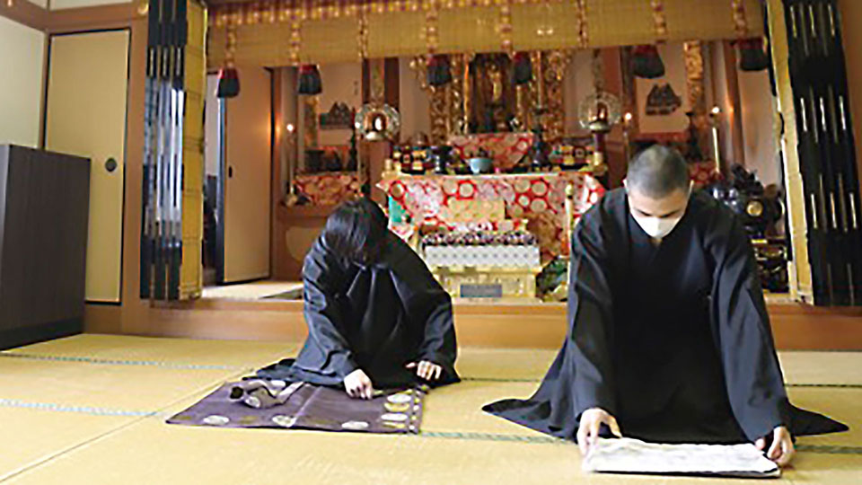 仏間での練習風景